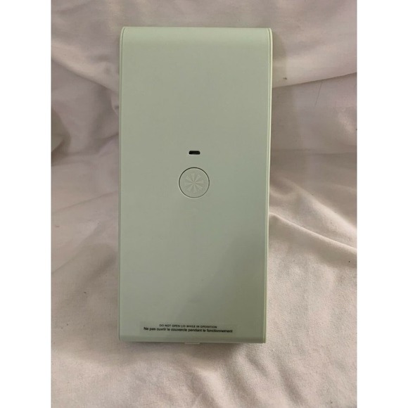 Tech Candy UV Sanitizer for Phone FABFITFUN Kills 99% of Germs in 5 Minutes NEW - Picture 5 of 8